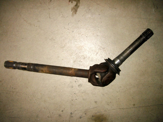 105-0548_img.jpg Driver side TTB axle shaft $20