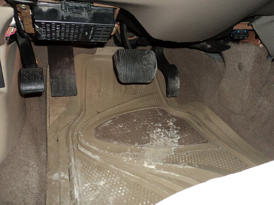 grand-marquis-dead-pedal.jpg
