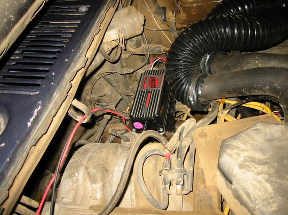 engine5.jpg You can see the MSD good here.  towards the front of the Bronc there a coil from MSD too.  