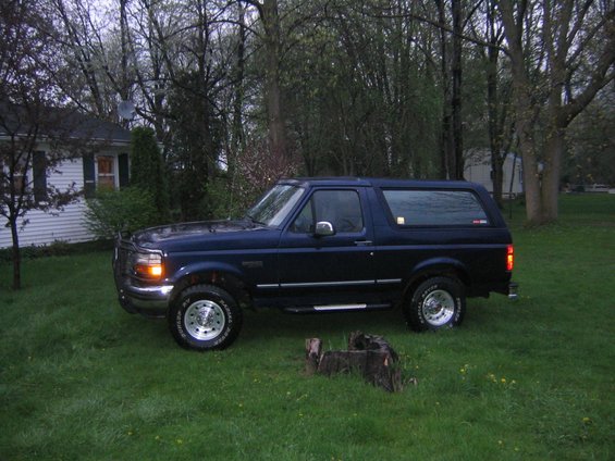 bronco-001.jpg Nice and clean 