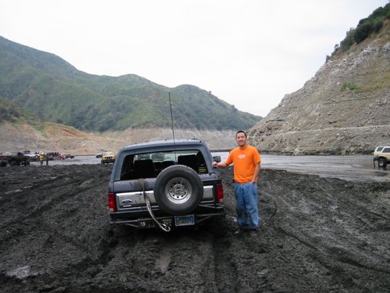 109-0955_img.jpg posing next to my bronco