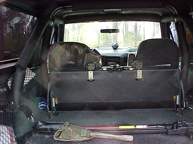 mvc-007s.jpg rollcage in a Bronco