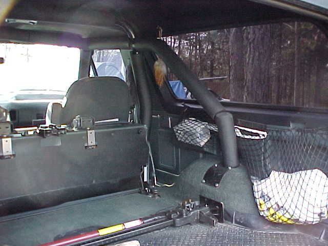mvc-008s.jpg rollcage in a Bronco