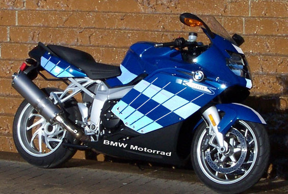 blue-and-white-k1200s-motorrad.jpg 