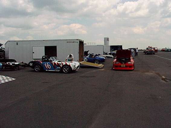pit3.jpg Pocono North Course 07-20-01 in the pits with the Club Cranky crew

