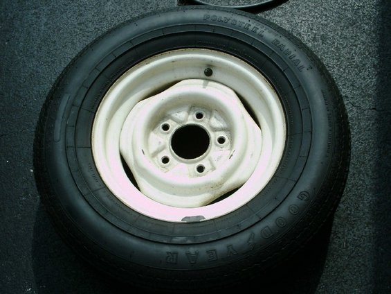 13-big-spare-p215-75-r15.jpg 