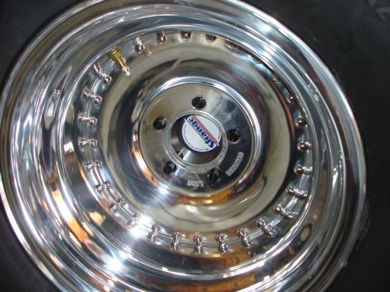 http://www.supermotors.net/getfile/501120/fullsize/dsc00248.jpg