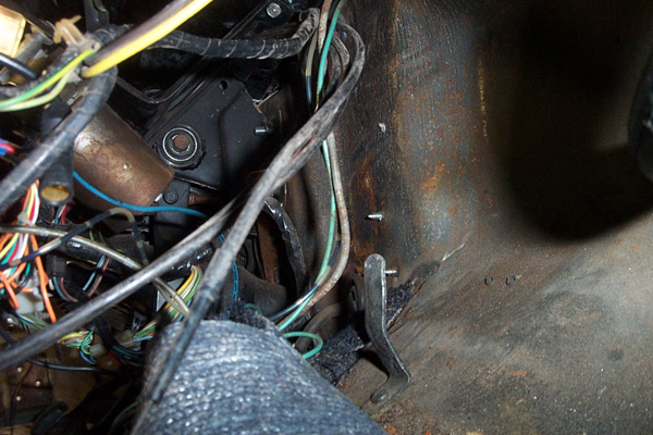 http://www.supermotors.net/getfile/525318/original/18-dash-pad-2.jpg