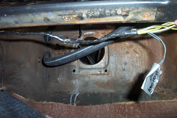 http://www.supermotors.net/getfile/525320/original/18-dash-pad-4.jpg