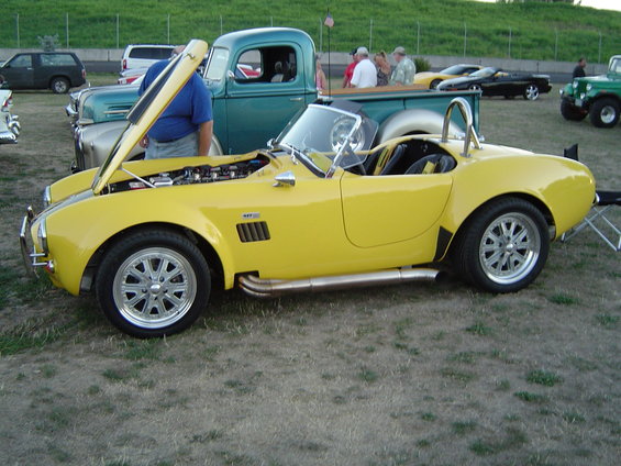 beaches-cruise-in-at-pir---82907-039.jpg 