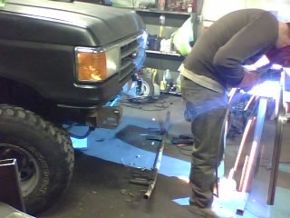 12-16-07_1812.jpg a nother weld and back on the bronco again