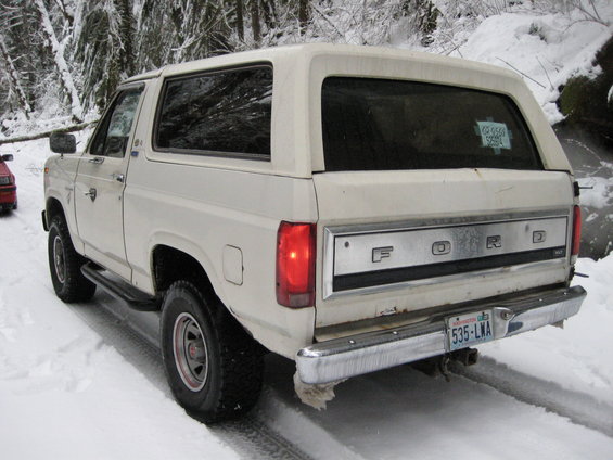 bronco-snow-back-1.jpg 