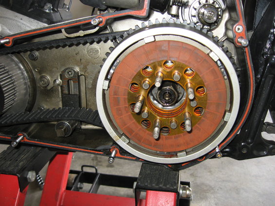 revtech-5-in-a-4-with-kicker-trans-install-(13).jpg pics of installing a Revtech 5 spd in a 4 spd case with kicker into Shovelhead