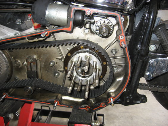 revtech-5-in-a-4-with-kicker-trans-install-(15).jpg pics of installing a Revtech 5 spd in a 4 spd case with kicker into Shovelhead
