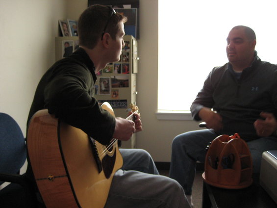 jeff-guitar.jpg 