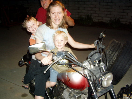kim-n-boys-1.jpg Kim n boys
