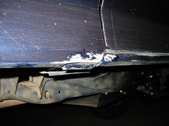 102-0297_img.jpg some body damage