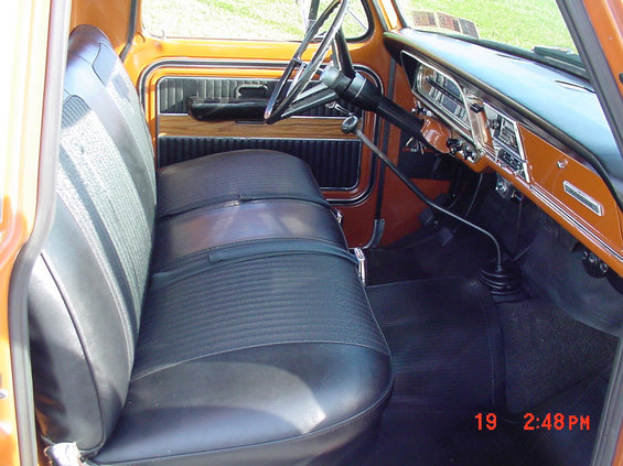 mvc-005f.jpg Interior