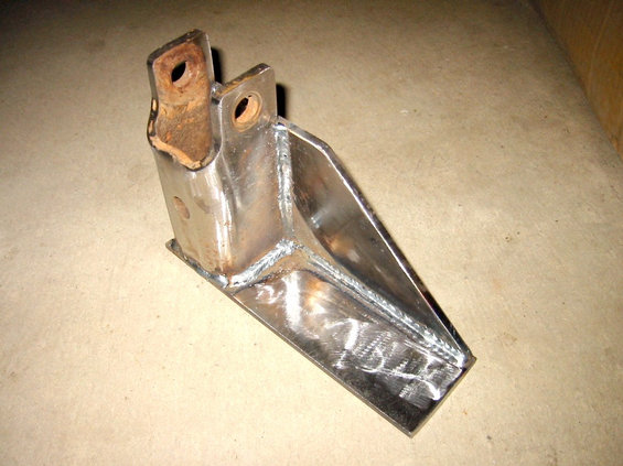 910-1024_img.jpg upper trac bar mount using the stock 78-79 bracket
