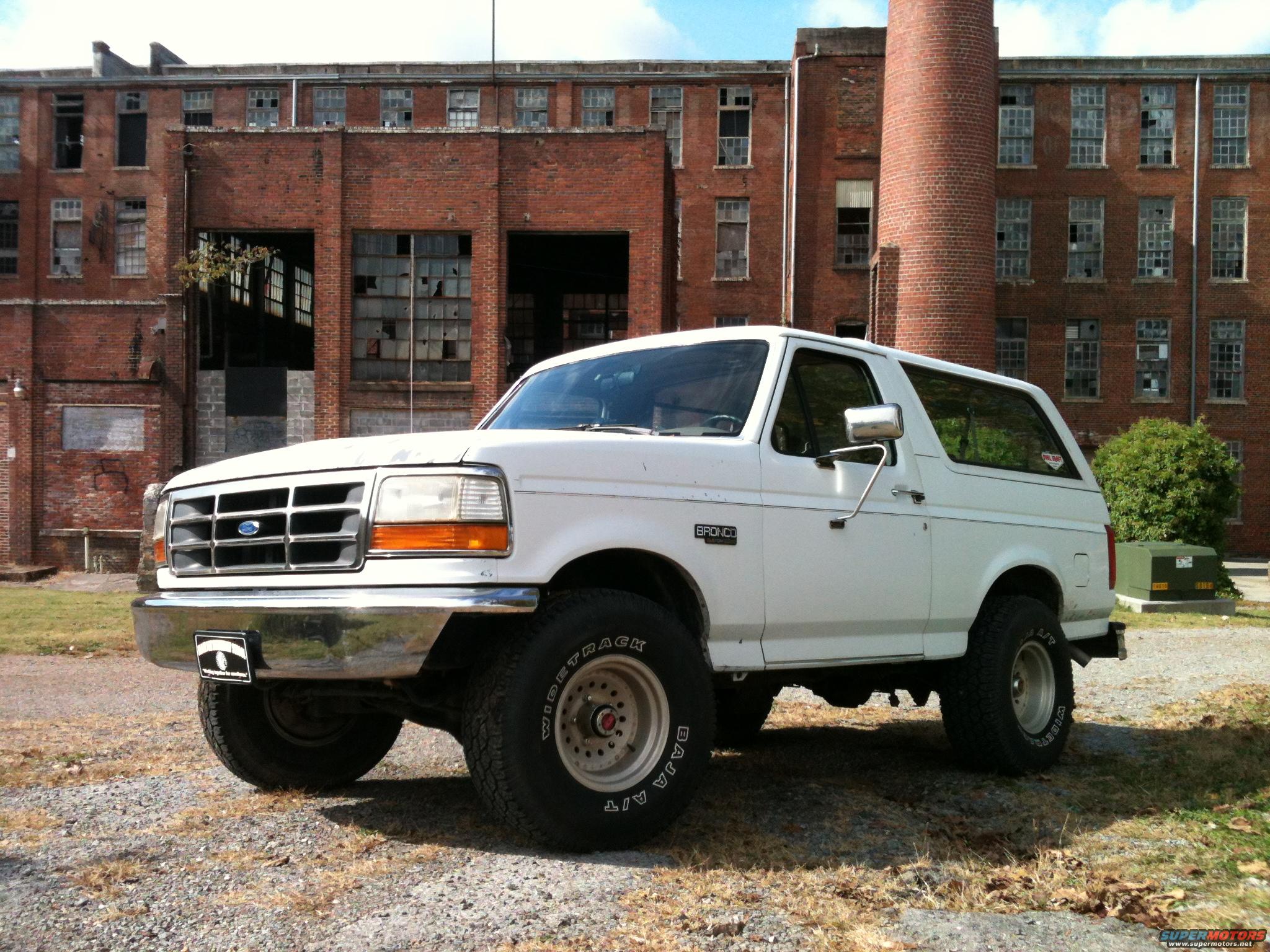 1992 Ford Bronco photo