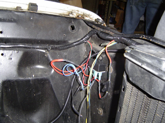 headlight-upgrade-019.jpg Ran them thru a double relay, Hi on one side, Lo on the other