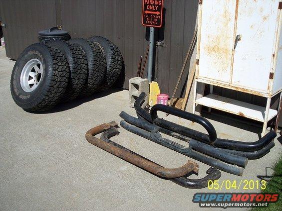 crgs-lsst.jpg OEM TUBE BUMPERS & STEP/SLIDERS (wheels/tires are for my F250, NOT the Toyota)