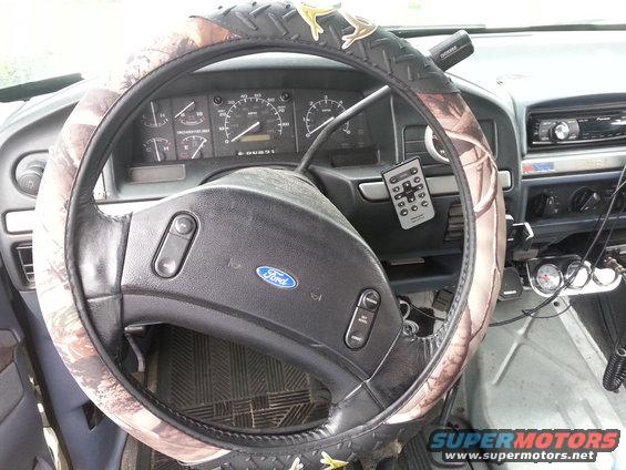 steering-wheel-cover.jpg 
