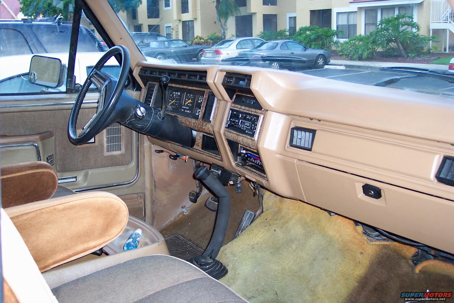 1986 Ford bronco interior