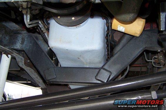 100_2931.jpg Custom cross member for removal or oil pan without lifting engine, added during SAS