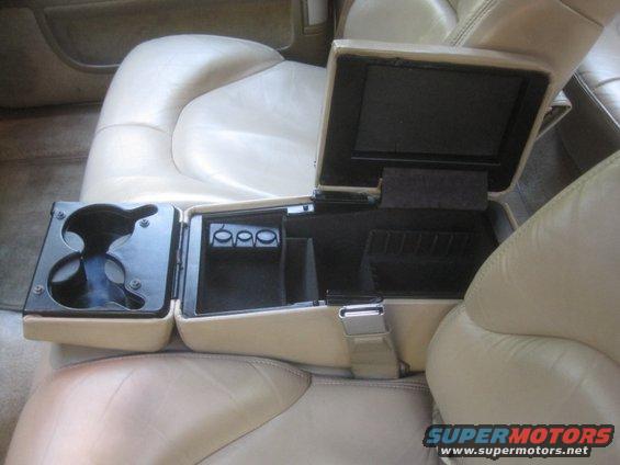 interior-console.jpg 