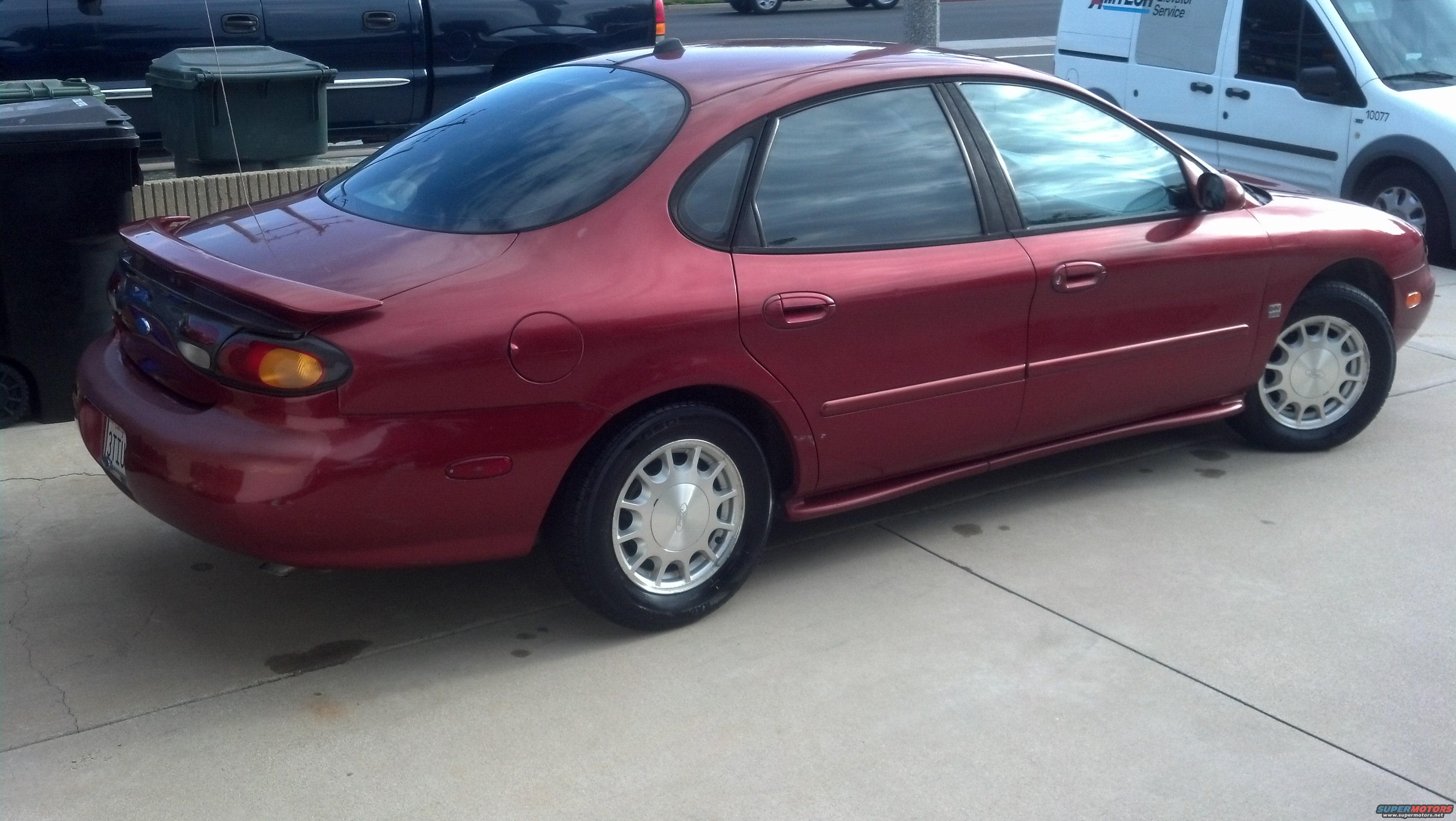 1996 Ford Taurus photo