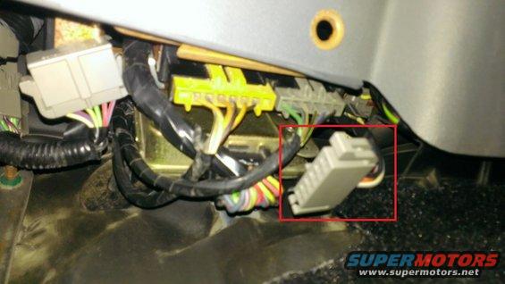 behind_radio_and_ashtray(3).jpg Connector behind radio/ashtray turned out to be for a clutch pedal sensor/switch that doesn't exist in my rig because it's AOD.