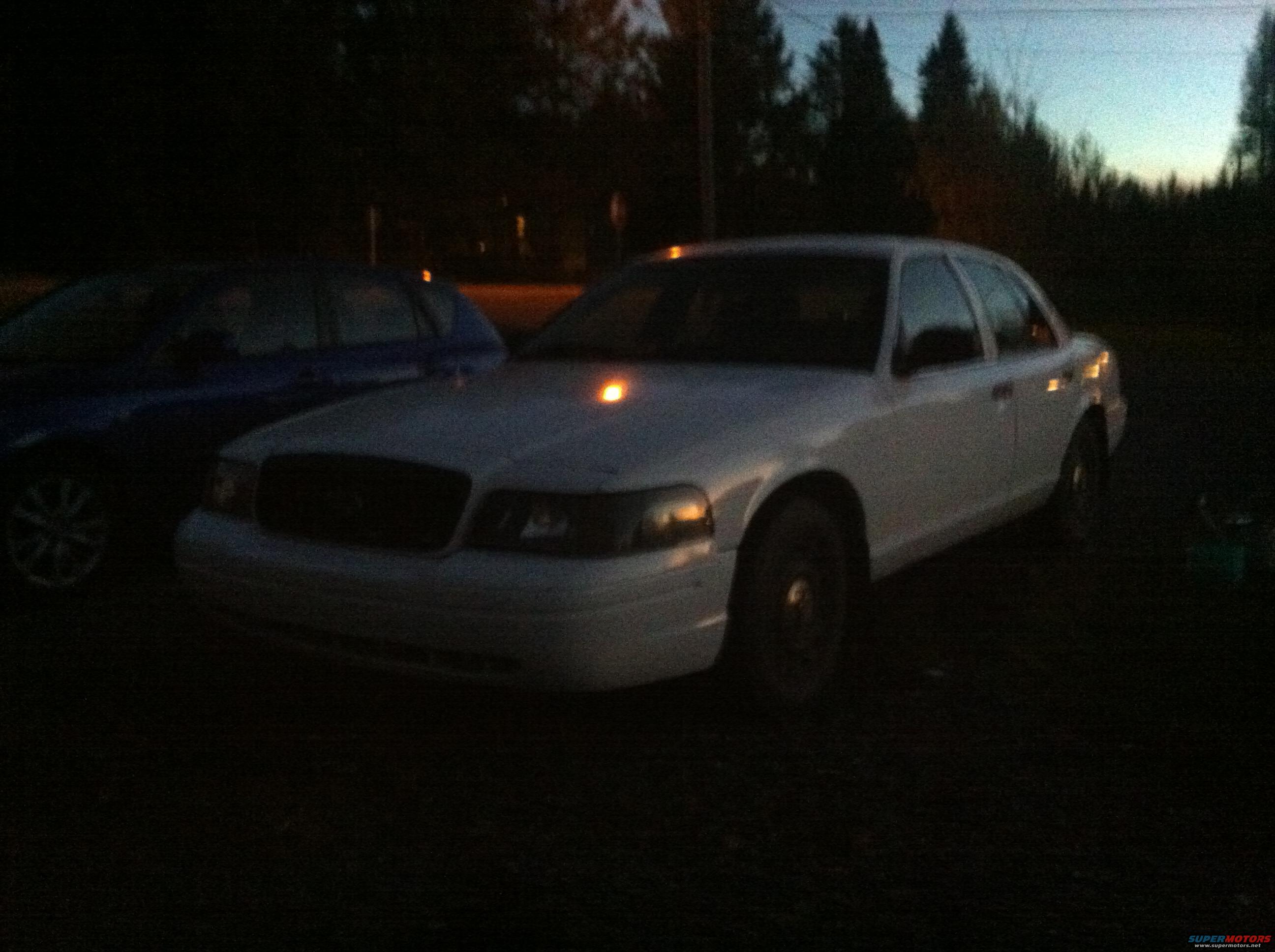 2004 Ford Crown Victoria photo