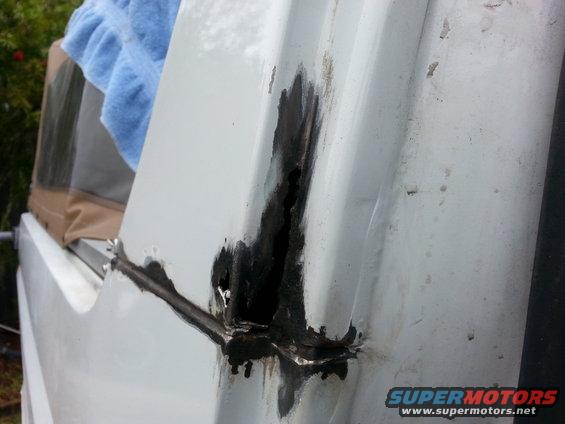 20131228_142647.jpg here is where the sail panel meets the body, still need to do some cutting to clean it up.