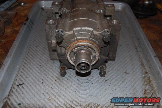 4 bolts hold the case halves together.