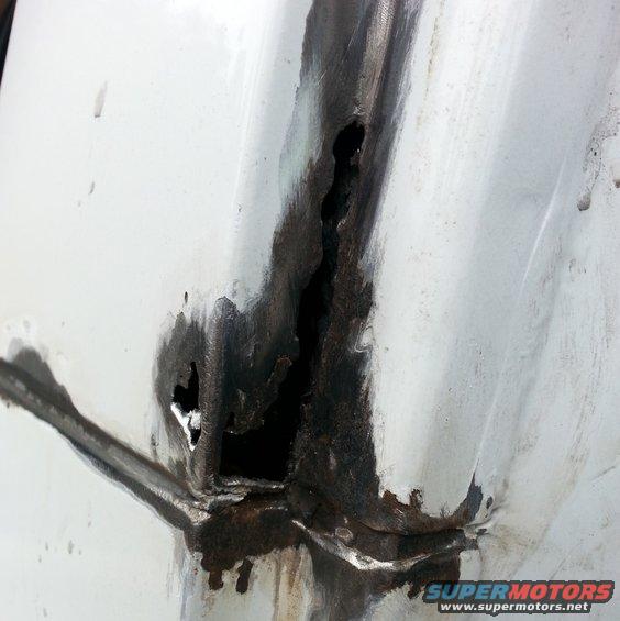 rust--removal-b-pillar.jpg this area around the seam in the pillar was bad. going to need to do some cutting to get to clean metal so I can repair it.