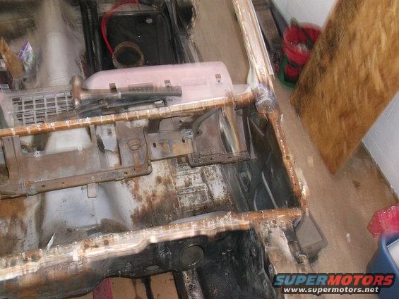 dscf08541.jpg Upper & lower cowl panels removed.