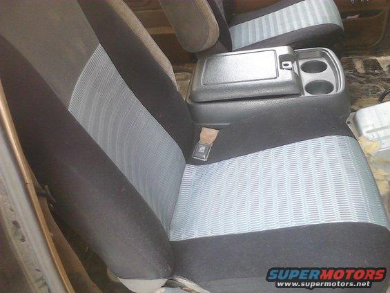 bronco-028.jpg passenger side with seat covers