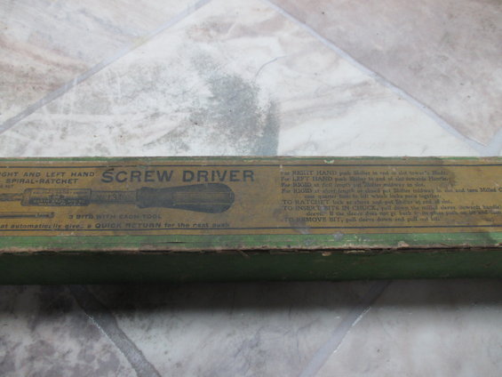 Box for a spiral ratchet screwdriver with instructions