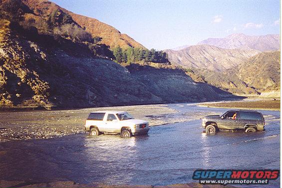 azusa7.jpg two retarded blazer owners