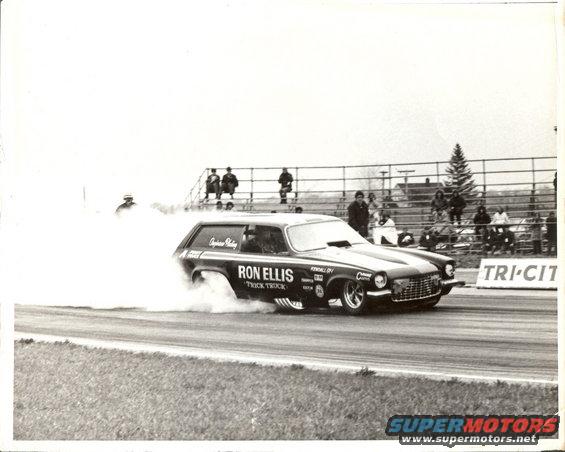 uncle-ron-doing-burn-out-at-tri-city-drag-way.jpg 