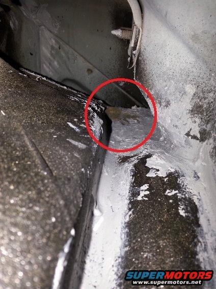 trough-pic.jpg got a as close to the drivers side fender as possible..it was difficult getting my arm in there...