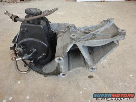 302/351W Saginaw Pump/Bracket clean 2