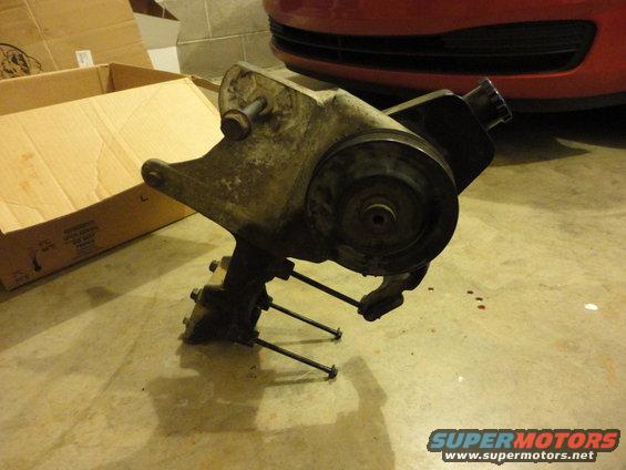 300cid Saginaw Pump/Bracket dirty 1
