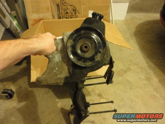 300cid Saginaw Pump/Bracket dirty 2