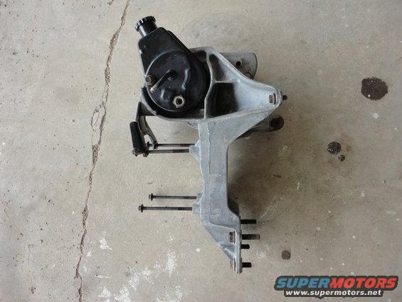 300cid Saginaw Pump/Bracket clean 2