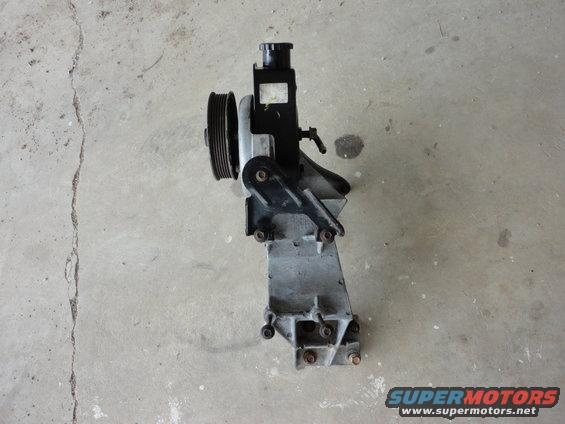 300cid Saginaw Pump/Bracket clean 4
