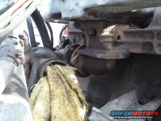 cam00302.jpg The mounting of the turbo on the 300 six