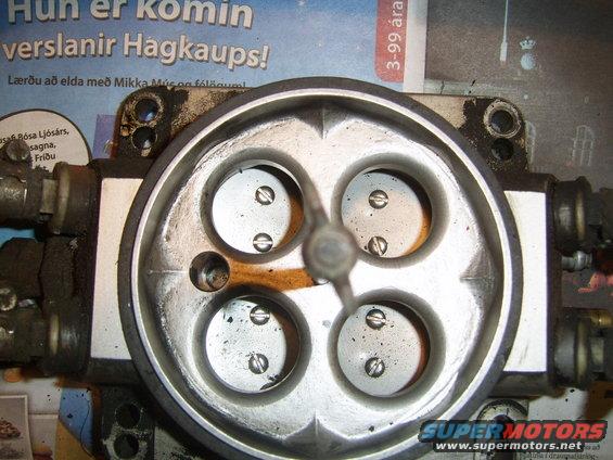  throttle body 4 injectors and idle valve. 