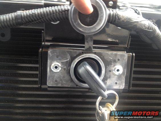 2014 Jeep Rubicon Unlimited JKUR Mopar Hood Lock